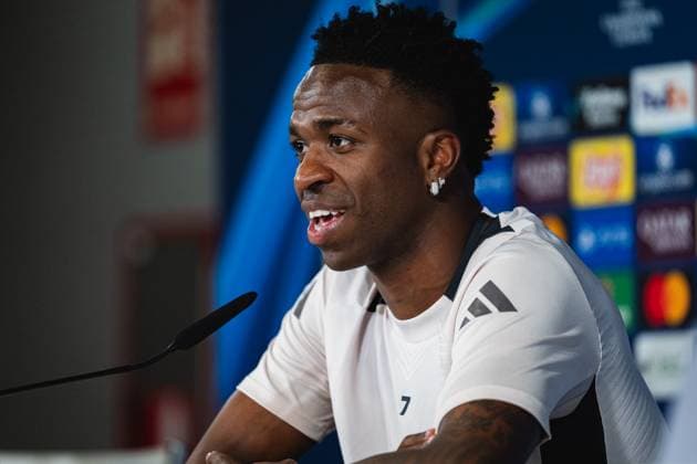 UEFA Champions League 2024 25 Round of 16 First Leg: Real Madrid CF Training Session and press conference, PK, Pressekonferenz Vinicius Junior of Real Madrid CF seen speaking during the UEFA Champions League 2024 25 League Round of 16 First Leg Training Session And Press Conference at Ciudad Real Madrid on March 03, 2025 in Valdebebas, Spain. Valdebebas Ciudad Real Madrid Madrid Spain Copyright: xAlbertoxGardinx AGardin_20250303_Champ_Real_Madrid_PC_0151