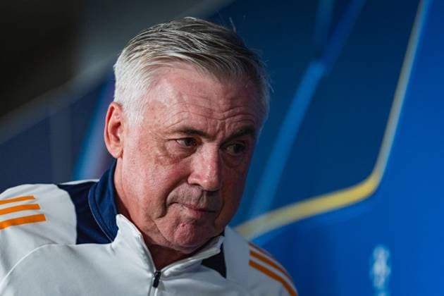 UEFA Champions League 2024 25 Round of 16 First Leg: Real Madrid CF Training Session and press conference, PK, Pressekonferenz Carlo Ancelotti, head coach of Real Madrid CF, seen leaving the press room during the UEFA Champions League 2024 25 League Round of 16 First Leg Training Session And Press Conference at Ciudad Real Madrid on March 03, 2025 in Valdebebas, Spain. Valdebebas Ciudad Real Madrid Madrid Spain Copyright: xAlbertoxGardinx AGardin_20250303_Champ_Real_Madrid_PC_0175