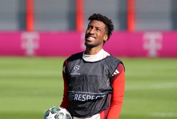 Football, Men, Season 2024 2025, FC Bayern Munich, Final training, Training, Champions League Kingsley Coman FC Bayern Munich looking up, Head, Upper body