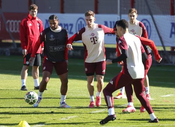 04 03 2025, Champions League, FC Bayern Muenchen final training, Football, Sport, in the picture Serge Gnabry FC Bayern Muenchen , Joshua Kimmich FC Bayern Muenchen , Leroy Sane FC Bayern Muenchen , Josip Stanisic FC Bayern Muenchen and Jamal Musiala FC Bayern Muenchen