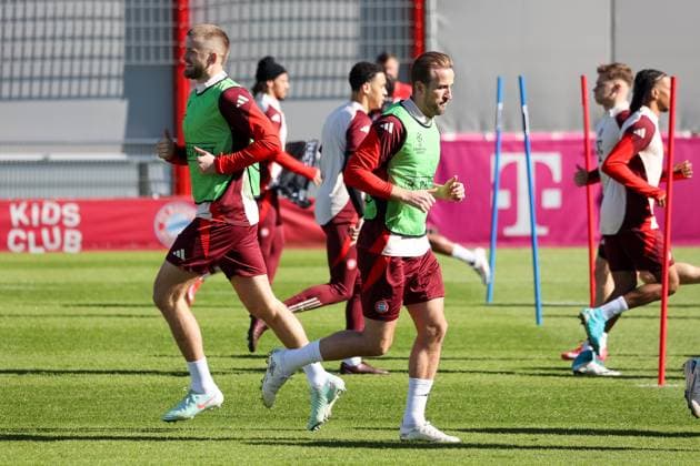 Harry Kane FC Bayern Muenchen, 09 and Eric Dier FC Bayern Muenchen, 15 running during training, GER, Final training, FC Bayern Muenchen, Football, UEFA Champions League, Round of 16 first leg, 2024 2025 season, 04 03 2025, GER, Final training, FC Bayern Muenchen, Football, UEFA Champions League, Round of 16 first leg, 2024 2025 season, 04 03 2025 Muenchen Copyright: xEibner-Pressefoto JennixMaulx EP_JML