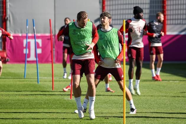 Harry Kane FC Bayern Muenchen, 09 with Hiroki Ito FC Bayern Muenchen, 21 at training, GER, Final training, FC Bayern Muenchen, Football, UEFA Champions League, Round of 16 first leg, 2024 2025 season, 04 03 2025, GER, Final training, FC Bayern Muenchen, Football, UEFA Champions League, Round of 16 first leg, 2024 2025 season, 04 03 2025 Muenchen Copyright: xEibner-Pressefoto JennixMaulx EP_JML