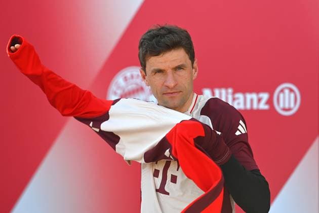 Thomas MUELLER MÜLLER,Bayern Muenchen , action,single image,cropped single motif,half figure,half figure final training on 04 03 2025 Soccer Champions League round of 16 FC Bayern Muenchen Bayer 04 Leverkusen on 05 03 2025 , A L L I A N Z A R E N A