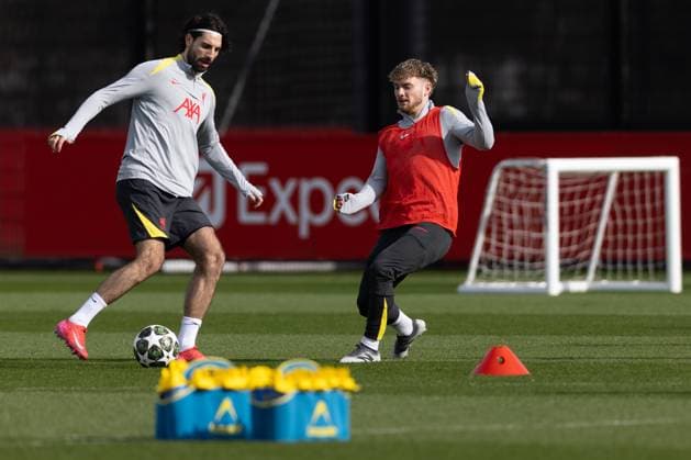 Football - UEFA Champions League - Round of 16 1st Leg - Paris Saint-Germain v Liverpool FC - MD-1 LIVERPOOL, ENGLAND - Tuesday, March 4, 2025: Liverpool s Dominik Szoboszlai (L) and Harvey Elliott during a training session at the AXA Training Centre ahead of the UEFA Champions League match between Paris Saint-Germain and Liverpool FC. (Photo by Jessica Hornby Propaganda) LIVERPOOL AXA Training Centre MERSEYSIDE ENGLAND  Copyright: xDavidxRawcliffex P2025-03-04-JH_LFC_Training_PSG-34