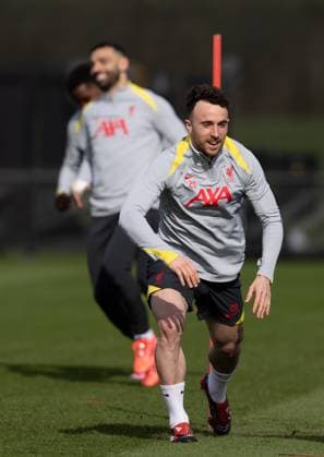 Football - UEFA Champions League - Round of 16 1st Leg - Paris Saint-Germain v Liverpool FC - MD-1 LIVERPOOL, ENGLAND - Tuesday, March 4, 2025: Liverpool s Diogo Jota during a training session at the AXA Training Centre ahead of the UEFA Champions League match between Paris Saint-Germain and Liverpool FC. (Photo by Jessica Hornby Propaganda) LIVERPOOL AXA Training Centre MERSEYSIDE ENGLAND  Copyright: xDavidxRawcliffex P2025-03-04-JH_LFC_Training_PSG-42