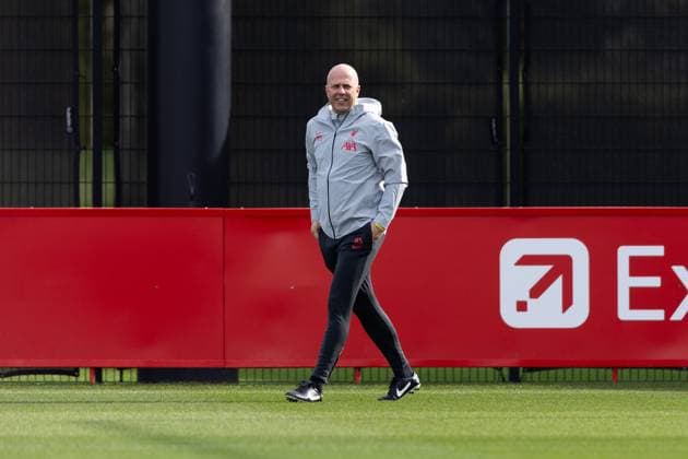 Football - UEFA Champions League - Round of 16 1st Leg - Paris Saint-Germain v Liverpool FC - MD-1 LIVERPOOL, ENGLAND - Tuesday, March 4, 2025: Liverpool s Arne Slot during a training session at the AXA Training Centre ahead of the UEFA Champions League match between Paris Saint-Germain and Liverpool FC. (Photo by Jessica Hornby Propaganda) LIVERPOOL AXA Training Centre MERSEYSIDE ENGLAND  Copyright: xDavidxRawcliffex P2025-03-04-JH_LFC_Training_PSG