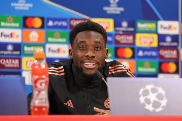 Alphonso Davies FC Bayern Muenchen, 19 at the press conference, GER, International press conference, FC Bayern Muenchen, Football, UEFA Champions League, Round of 16 first leg, 2024 2025 season, 04 03 2025, GER, International press conference, FC Bayern Muenchen, Football, UEFA Champions League, Round of 16 first leg, 2024 2025 season, 04 03 2025 Muenchen Copyright: xEibner-Pressefoto JennixMaulx EP_JML