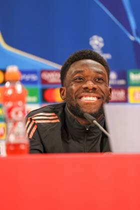 Alphonso Davies FC Bayern Muenchen, 19 at the press conference, GER, International press conference, FC Bayern Muenchen, Football, UEFA Champions League, Round of 16 first leg, 2024 2025 season, 04 03 2025, GER, International press conference, FC Bayern Muenchen, Football, UEFA Champions League, Round of 16 first leg, 2024 2025 season, 04 03 2025 Muenchen Copyright: xEibner-Pressefoto JennixMaulx EP_JML