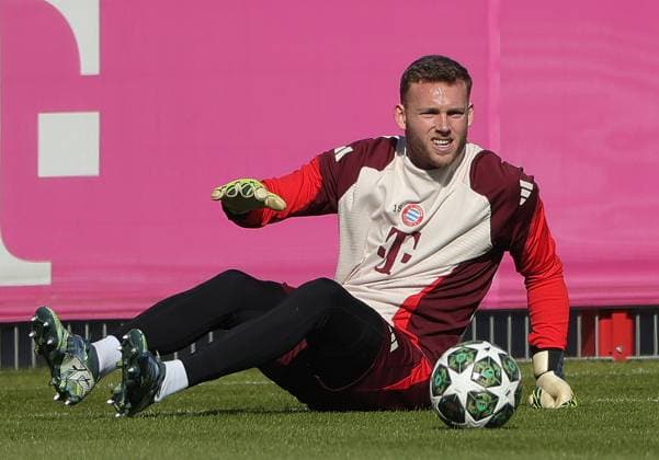 04 03 2025, Champions League, FC Bayern Muenchen final training, Football, Sport, in the picture Daniel Peretz FC Bayern Muenchen