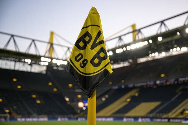 04 03 2025, Football UEFA Champions League 2024 2025, Round of 16, Borussia Dortmund Lille OSC, at Signal Iduna Park, stadium interior corner flag, DFL and DFB regulations prohibit any use of photographs as image sequences and or quasi video