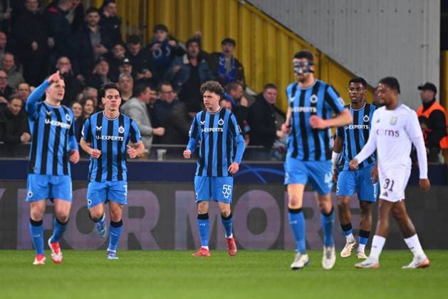 Club Brugge v Aston Villa - UEFA Champions League BRUGGE, BELGIUM - MARCH 04 : De Cuyper Maxim midfielder of Club Brugge celebrating scoring a goal with his team mates during the UEFA Champions League 2024 25 round of 16 match first round between Club Brugge and Aston Villa on March 4, 2025 in Brugge, Belgium, 04 03 2025 Brugge Belgium  Copyright: xTomasxSiskx