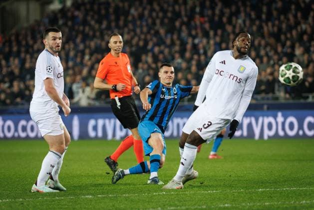 Club s Ferran Jutgla and Aston Villa s Axel Disasi fight for the ball during a soccer game between Belgian Club Brugge KV and English Aston Villa FC, Tuesday 04 March 2025 in Brugge, the first leg of the 1 8 finals of the UEFA Champions League knockout phase. KURTxDESPLENTER  x114227944x