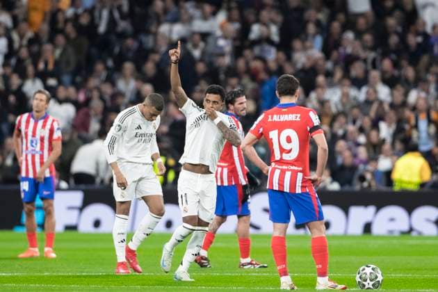 UEFA champions league - Real Madrid vs Atletico de Madrid 1MADRID, SPAIN - March 4: Rodrygo Goes of Real Madrid celebrates a goal during the UEFA champions league 2024 25 Round of 16 First Leg match between Real Madrid and Atletico de Madrid at Santiago Bernabeu Stadium. (Photo by Guillermo Martinez) Madrid Santiago Bernabeu Stadium Spain Copyright: xGuillermoxMartinezx