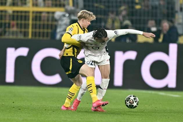 Daniel Svensson Dortmund 24 Aissa Mandi Lille OSC 2 9 04 03 2025 Football, Champions League, Borussia Dortmund vs Lille OSC, Signal Iduna Park, Dortmund, Copyright: xpepphotox xHorstxMauelshagenx pep00321, pep_20250304_hm_6625
