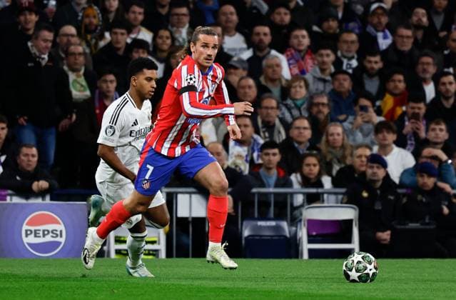 Antoine Griezmann of Atletico Madrid Real Madrid v Atletico Madrid , UEFA Champions League, Round of 16, First Leg, Football, Santiago Bernabeu, Madrid, Spain - 04 Mar 2025 EDITORIAL USE ONLY No use with unauthorised audio, video, data, fixture lists, club league logos or live services. Online in-match use limited to 120 images, no video emulation. No use in betting, games or single club league player publications. Copyright: xRubenxAlbarran Shutterstockx 15178301ab
