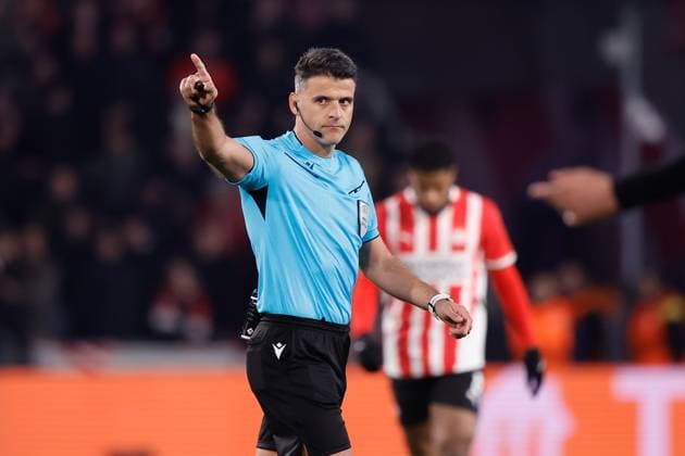 EINDHOVEN, 04-03-2025, Philips Stadium, UEFA Champions League, round of 16 1st leg, season 2024 25, match between PSV and Arsenal, referee Jesus Gil Manzano PSV - Arsenal  x28168575x Copyright:
