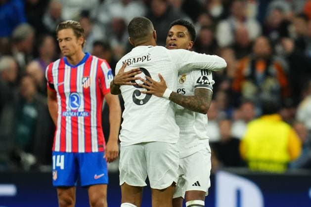 ESP: Real Madrid v Atletico de Madrid. UEFA Champions League match. Round of 16. Fist Leg. Rodrygo Goes of Real Madrid celebrates the 1-0 during the UEFA Champions League match, Round of 16, first leg, between Real Madrid and Atletico de Madrid played at Santiago Bernabeu Stadium on March 4, 2025 in Madrid Spain. kpng Copyright: xBaguxBlancox xPRESSINPHOTOx PS_250304_UCL_RMA_ATL_017