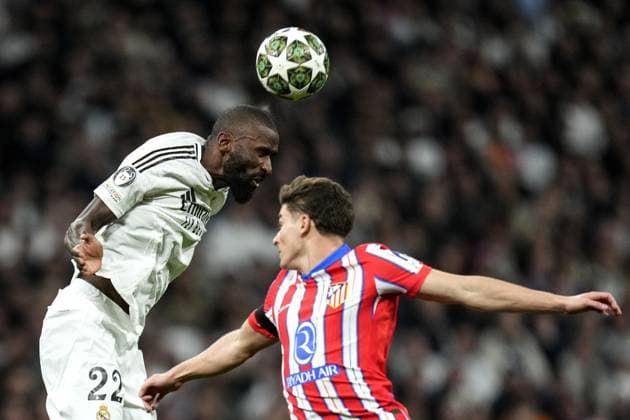 Sport Bilder des Tages Cc Madrid 04 03 2025 - Champions League Real Madrid-Atletico Madrid foto Cesar Cebolla Image nella foto: Antonio Rudiger-Jualian Alvarez 