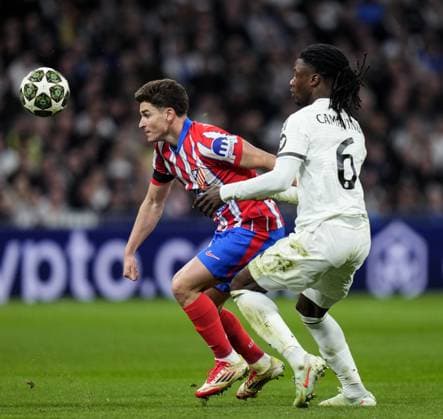 Cc Madrid 04 03 2025 - Champions League Real Madrid-Atletico Madrid foto Cesar Cebolla Image nella foto: Jualian Alvarez-Eduardo Camavinga 