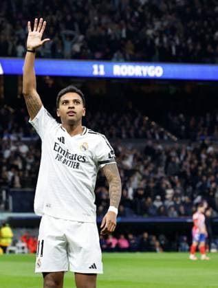 Rodrygo of Real Madrid celebrates scoring the opening goal Real Madrid v Atletico Madrid , UEFA Champions League, Round of 16, First Leg, Football, Santiago Bernabeu, Madrid, Spain - 04 Mar 2025 EDITORIAL USE ONLY No use with unauthorised audio, video, data, fixture lists, club league logos or live services. Online in-match use limited to 120 images, no video emulation. No use in betting, games or single club league player publications. Copyright: xRubenxAlbarran Shutterstockx 15178301as