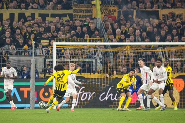 Goal kick for 1 0 by Karim Adeyemi Borussia Dortmund, 27 GER, Borussia Dortmund v LOSC Lille, Football, Champions League, round of 16, 2024 2025 season, 04 03 2025 GER, Borussia Dortmund v LOSC Lille, Football, Champions League, round of 16, 2024 2025 season, 04 03 2025 Dortmund Copyright: xEibner-Pressefoto FrankxZeisingx EP_FZG