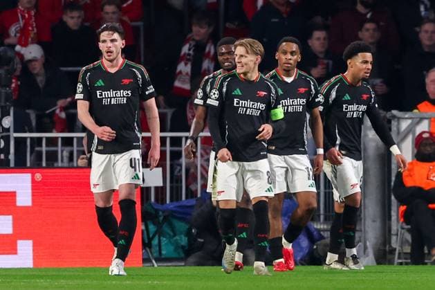 2025-03-04 PSV v Arsenal FC - UEFA Champions League 2024 25 Round of 16 First Leg EINDHOVEN, NETHERLANDS - MARCH 4: Mikel Merino of Arsenal FC celebrates after scoring his teams third goal, Declan Rice of Arsenal FC, Jurrien Timber, Martin Odegaard during the UEFA Champions League 2024 25 Round of 16 First Leg match between PSV and Arsenal FC at PSV Stadion on March 4, 2025 in Eindhoven, Netherlands. Eindhoven PSV Stadion Netherlands Content not available for redistribution in The Netherlands directly or indirectly through any third parties. Copyright: xBenxGalx