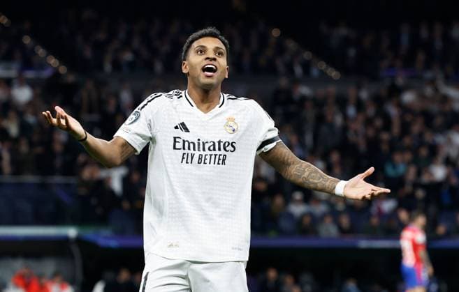 Rodrygo of Real Madrid celebrates scoring the opening goal Real Madrid v Atletico Madrid , UEFA Champions League, Round of 16, First Leg, Football, Santiago Bernabeu, Madrid, Spain - 04 Mar 2025 EDITORIAL USE ONLY No use with unauthorised audio, video, data, fixture lists, club league logos or live services. Online in-match use limited to 120 images, no video emulation. No use in betting, games or single club league player publications. Copyright: xRubenxAlbarran Shutterstockx 15178301az