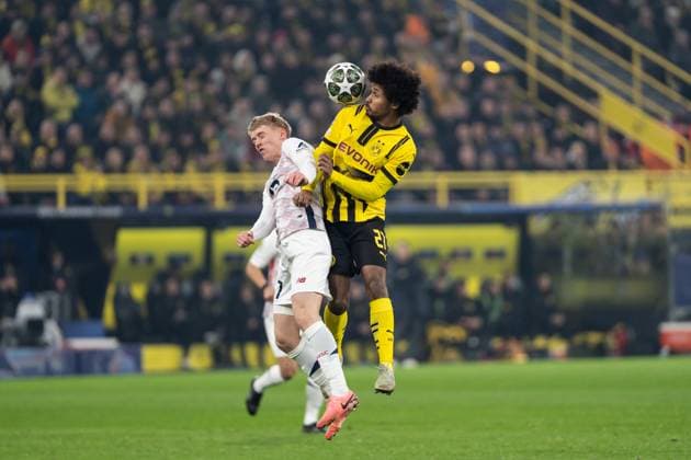 GER, UEFA Champions League, Borussia Dortmund vs OSC Lille 04 03 2025, Signal Iduna Park, Dortmund, GER, UEFA Champions League, Borussia Dortmund vs OSC Lille In the picture Header duel Header duel between Karim Adeyemi BV Borussia Dortmund, 27 and Hakon Hakon Arnar Haraldsson OSC Lille, 7 nordphotoxGmbHxx xChristianxSchulze nph000300