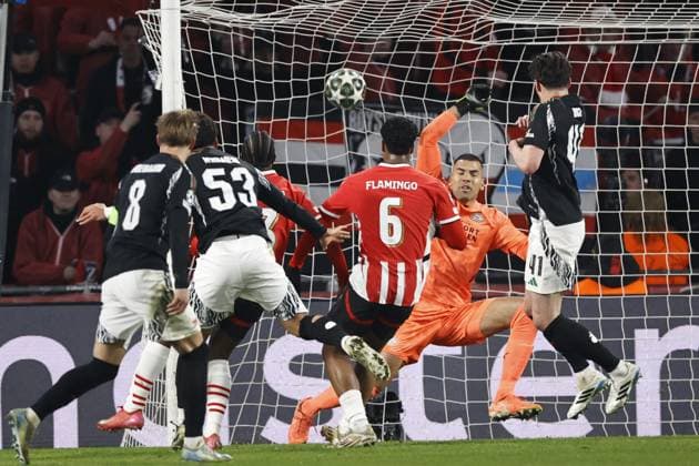 EINDHOVEN - Ethan Nwaneri of Arsenal FC (53) scores the 0-2 during the UEFA Champions league match between PSV Eindhoven and Arsenal FC at Phillips Stadium on March 4, 2025 in Eindhoven, Netherlands. ANP MAURICE VAN STEEN UEFA Champions League 2024 25 Round of 16 First leg 2024 25 xVIxANPxSportx xxANPxIVx 521567899 originalFilename: 521567899.jpg