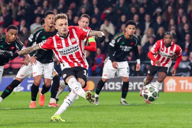 2025-03-04 PSV v Arsenal FC - UEFA Champions League 2024 25 Round of 16 First Leg EINDHOVEN, NETHERLANDS - MARCH 4: Noa Lang of PSV scores a goal during the UEFA Champions League 2024 25 Round of 16 First Leg match between PSV and Arsenal FC at PSV Stadion on March 4, 2025 in Eindhoven, Netherlands. Eindhoven PSV Stadion Netherlands Content not available for redistribution in The Netherlands directly or indirectly through any third parties. Copyright: xBenxGalx
