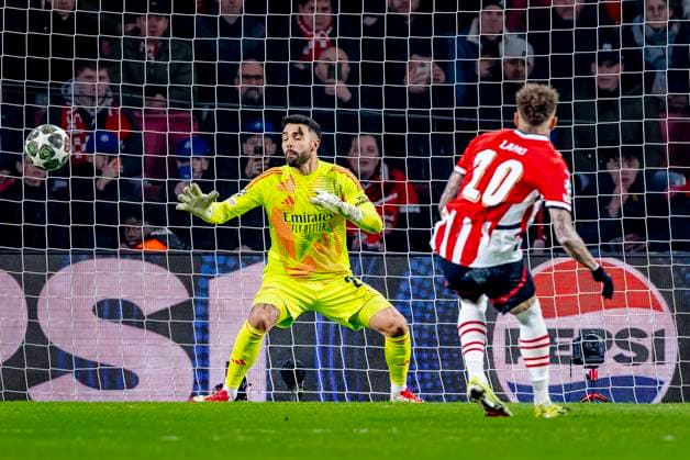 PSV Eindhoven forwarder Noa Lang scores the 1 3 during the match PSV Arsenal at the Philips stadium for the UEFA Champions League Round of 16 1st leg season 2024 2025 in EINDHOVEN, Netherlands on 4 march 2025, photo by Marcel van Dorst EYE4images DeFodi Images