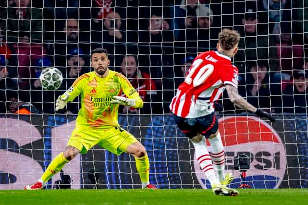 PSV Eindhoven forwarder Noa Lang scores the 1 3 during the match PSV Arsenal at the Philips stadium for the UEFA Champions League Round of 16 1st leg season 2024 2025 in EINDHOVEN, Netherlands on 4 march 2025, photo by Marcel van Dorst EYE4images DeFodi Images