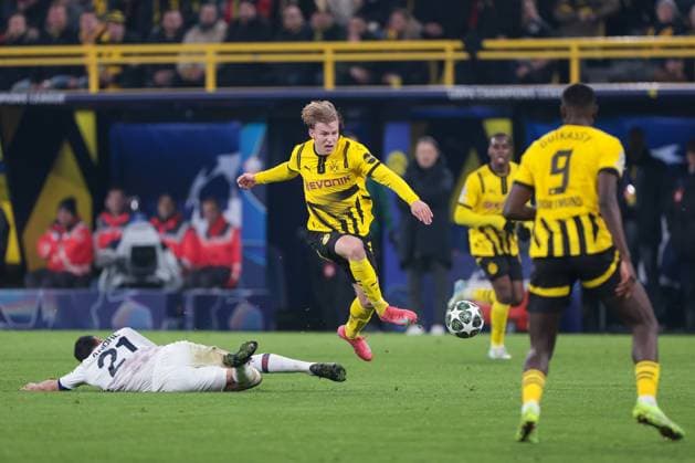 04 03 2025, UEFA Champions League, round of 16, Borussia Dortmund Lille OSC, f l Benjamin Andre LOSC Lille , Daniel Svensson Borussia Dortmund , Dortmund Signal Iduna Park NRW Germany xRHR PHOTO DEx Copyright: DennisxEwert RHR-FOTOx RHR-FOTO DE