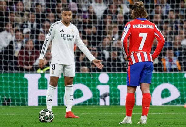 Kylian MbappÃ of Real Madrid faces Antoine Griezmann of Atletico Madrid Real Madrid v Atletico Madrid , UEFA Champions League, Round of 16, First Leg, Football, Santiago Bernabeu, Madrid, Spain - 04 Mar 2025 EDITORIAL USE ONLY No use with unauthorised audio, video, data, fixture lists, club league logos or live services. Online in-match use limited to 120 images, no video emulation. No use in betting, games or single club league player publications.  Copyright: xRubenxAlbarran Shutterstockx 15178301cq