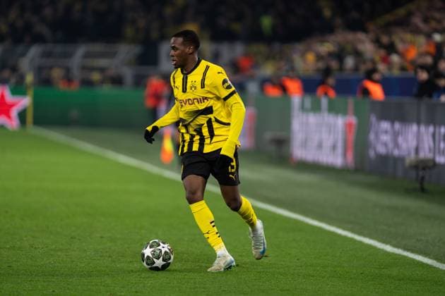 GER, UEFA Champions League, Borussia Dortmund vs OSC Lille 04 03 2025, Signal Iduna Park, Dortmund, GER, UEFA Champions League, Borussia Dortmund vs OSC Lille In the picture Jamie Bynoe Gittens BV Borussia Dortmund, 43 single action whole body whole body ball on foot nordphotoxGmbHxx xChristianxSchulze nph000300