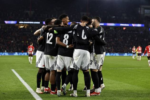 EINDHOVEN - Arsenal FC players celebrate 1-4 during the UEFA Champions league match between PSV Eindhoven and Arsenal FC at Phillips Stadium on March 4, 2025 in Eindhoven, Netherlands. ANP MAURICE VAN STEEN UEFA Champions League 2024 25 Round of 16 First leg 2024 25 xVIxANPxSportx xxANPxIVx 521572471 originalFilename: 521572471.jpg