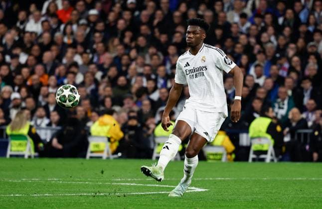 AurÃ lien TchouamÃ ni of Real Madrid Real Madrid v Atletico Madrid , UEFA Champions League, Round of 16, First Leg, Football, Santiago Bernabeu, Madrid, Spain - 04 Mar 2025 EDITORIAL USE ONLY No use with unauthorised audio, video, data, fixture lists, club league logos or live services. Online in-match use limited to 120 images, no video emulation. No use in betting, games or single club league player publications.  Copyright: xRubenxAlbarran Shutterstockx 15178301dc