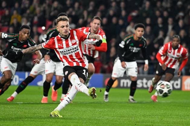 PSV Eindhoven v Arsenal Champions League 04 03 2025. **GOAL** PSV Eindhoven midfielder Noa Lang (10) takes a penalty and GOAL scores 1-3 during the Champions League match between PSV Eindhoven and Arsenal at Philips Stadion, Eindhoven, Netherlands on 4 March 2025. Eindhoven Philips Stadion Endhoven Netherlands Editorial use only , Copyright: xSimonxTraylenx PSI-21570-0058