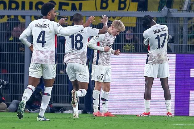 04 03 2025, Football, UEFA Champions League, Borussia Dortmund OSC Lille, Signal Iduna Park, Round of 16, Season 2024 2025 Goal celebration after the 1 1 equalizer by scorer Hakon Arnar Haraldsson LOSC Lille 7 North Rhine-Westphalia Germany
