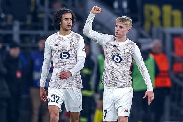 04 03 2025, Football, UEFA Champions League, Borussia Dortmund OSC Lille, Signal Iduna Park, Round of 16, Season 2024 2025 Goal celebration after the 1 1 equalizer by scorer Hakon Arnar Haraldsson LOSC Lille 7 together with Ayyoub Bouaddi LOSC Lille 32 North Rhine-Westphalia Germany