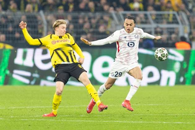 UEFA Champions League, Borussia Dortmund LOSC Lille 04 03 2025 Daniel Svensson Borussia Dortmund, 24 , Ethan Mbappe LOSC Lille, 29 UEFA Champions League, Borussia Dortmund LOSC Lille, first leg round of 16, on 04 03 2025, Signal Iduna Park, Dortmund Copyright: xBEAUTIFULxSPORTS Meuselx