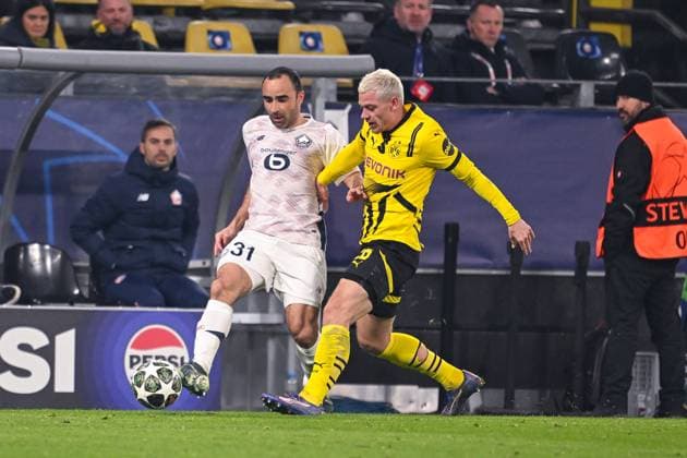 04 03 2025, Football UEFA Champions League 2024 2025, Round of 16, Borussia Dortmund Lille OSC, at Signal Iduna Park, Ismaily OSC Lille , Julian Ryerson Borussia Dortmund DFL and DFB regulations prohibit any use of photographs as image sequences and or quasi video