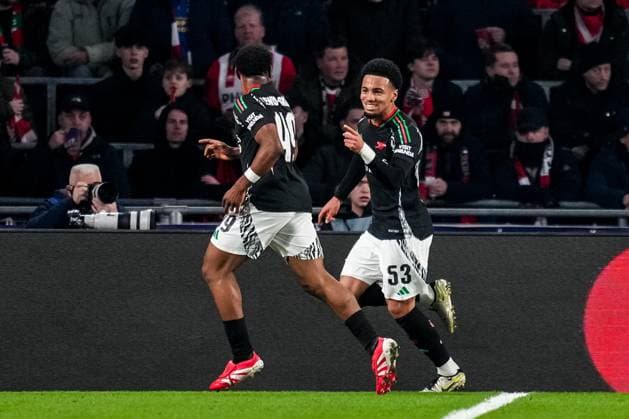 EINDHOVEN, NETHERLANDS - MARCH 4: Ethan Nwaneri of Arsenal celebrates after scoring his team s second goal during the UEFA Champions League 2024 25 UEFA Champions League 2024 25 Round of 16 first leg match between PSV and Arsenal FC at the Philips Stadion on March 4, 2025 in Eindhoven, Netherlands. (Photo by Rene Nijhuis) SPO  Copyright: xRenexNijhuis