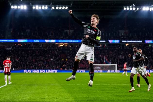 EINDHOVEN, NETHERLANDS - MARCH 4: Martin Odegaard of Arsenal celebrates after scoring his team s fourth goal during the UEFA Champions League 2024 25 UEFA Champions League 2024 25 Round of 16 first leg match between PSV and Arsenal FC at the Philips Stadion on March 4, 2025 in Eindhoven, Netherlands. (Photo by Rene Nijhuis) SPO  Copyright: xRenexNijhuis
