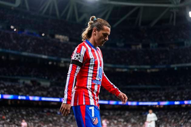 March 4, 2025, Madrid, Madrid, SPAIN: Antoine Griezmann of Atletico de Madrid looks on during the UEFA Champions League 2024 25 League Round of 16 First Leg match between Real Madrid CF and Atletico de Madrid, at Santiago Bernabeu stadium on March 04, 2025, in Madrid, Spain. Madrid SPAIN - ZUMAa181 20250304_zaa_a181_087 Copyright: xOscarxJ.xBarrosox
