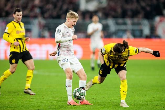 UEFA Champions League, Borussia Dortmund LOSC Lille 04 03 2025 duel Hakon Arnar Haraldsson LOSC Lille, 7 , Marcel Sabitzer Borussia Dortmund, 20 UEFA Champions League round of 16 first leg, Borussia Dortmund LOSC Lille Dortmund, SIGNAL IDUNA PARK on 04 03 2025 Copyright: xBEAUTIFULxSPORTS Wunderlx