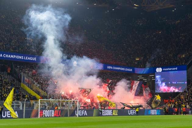 UEFA Champions League, Borussia Dortmund LOSC Lille 04 03 2025 The fans from Lille set off pyrotechnics UEFA Champions League, Borussia Dortmund LOSC Lille, first leg round of 16, on 04 03 2025, Signal Iduna Park, Dortmund Copyright: xBEAUTIFULxSPORTS Meuselx
