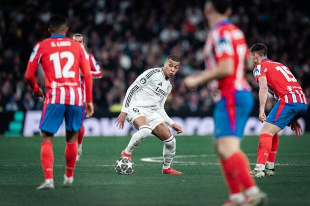 Real Madrid CF v Atletico de Madrid - UEFA Champions League MADRID, SPAIN, MARCH 4: Kylian Mbappe of Real Madrid CF during the 1st leg UEFA Champions League round of 16 between Real Madrid CF and Atletico de Madrid at Estadio Santiago Bernabeu on March 4, 2025 in Madrid, Spain. Madrid Estadio Santiago Bernabeu Madrid Spain Copyright: xAlexxPerezx RealMadridAtleticoUCL4March363