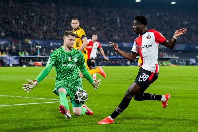 UEFA Champions League: Feyenoord v FC Inter Milan Rotterdam - FC Inter Milan goalkeeper Josep Martinez, Ibrahim Osman of Feyenoord during the 1st leg of the round of 16 of new format of the Champions League 2024 2025. The match is set between Feyenoord and FC Inter Milan at Stadion Feijenoord De Kuip on 5 March 2025 in Rotterdam, The Netherlands. Copyright: xRenexNijhuisx