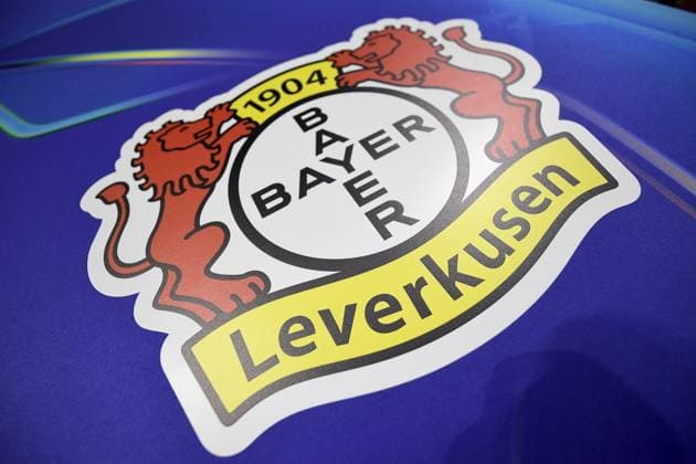 05 03 2025, xemx, Football UEFA Champions League, FC Bayern Muenchen Bayer 04 Leverkusen v l Symbolbild Wappen Logo DFL DFB REGULATIONS PROHIBIT ANY USE OF PHOTOGRAPHS as IMAGE SEQUENCES and or QUASI VIDEO Muenchen